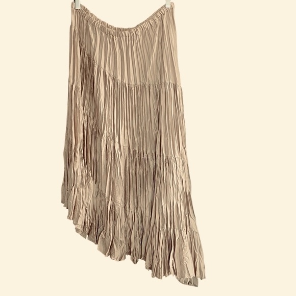 Chico’s Size 1 ( M) Pleated Maxi Skirt Beige Champagne Crinkle Boho Resort Style - Picture 3 of 12